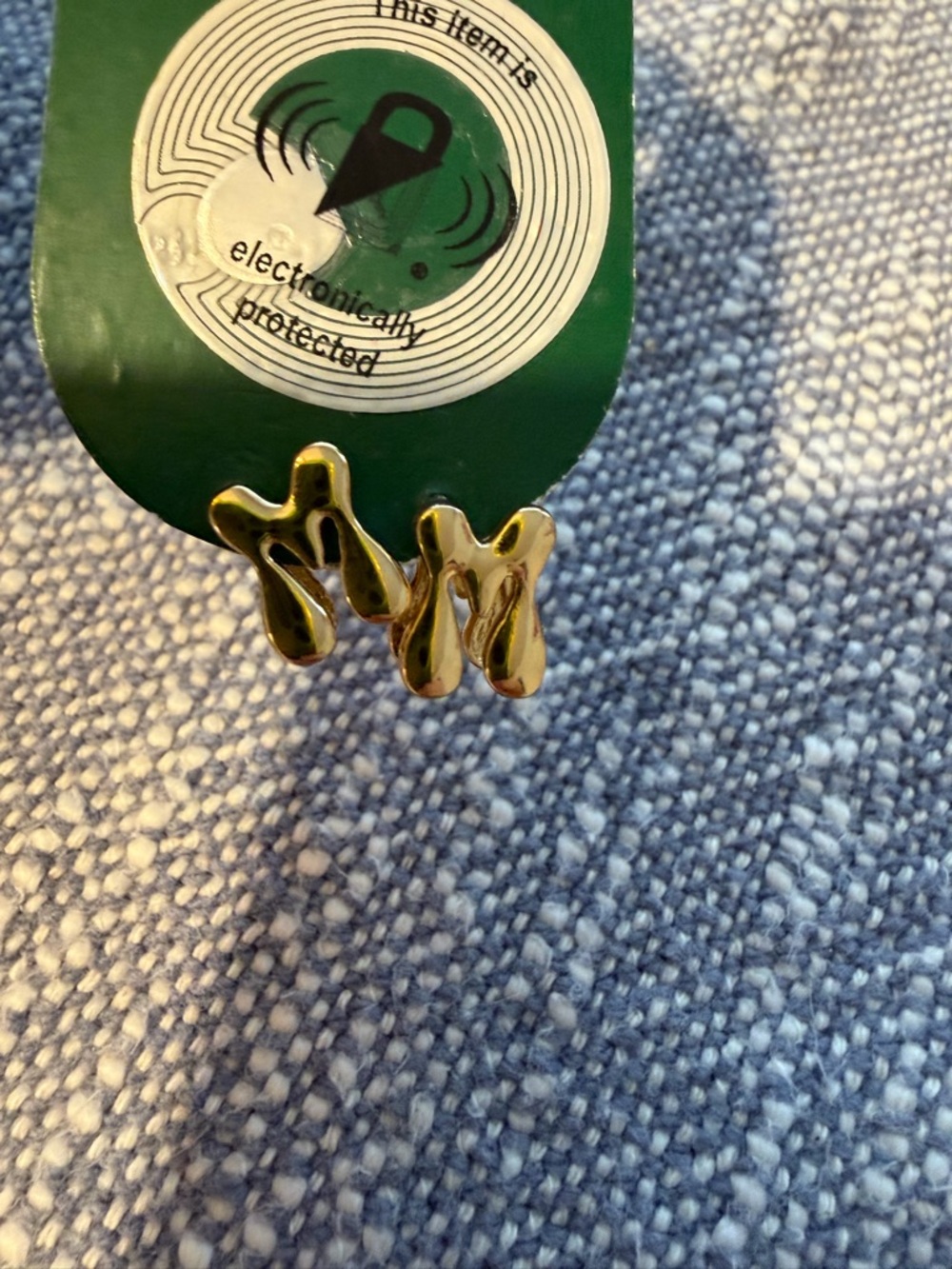 Anthropologie Gold M Drop Earrings on Green Heart Display - Picture 3 of 8